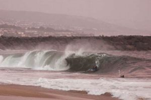 Your Newport Beach Surf Report: [Conditions & More] | Learn to Surf & Skate: A Beginner's Step-by-Step Guide