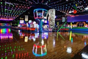 Skate Fun! United Skates of America Roller Skating Center Tips Learn to Surf & Skate: A Beginner's Step-by-Step Guide Skate Fun! United Skates of America Roller Skating Center Tips | Learn to Surf & Skate: A Beginner's Step-by-Step Guide