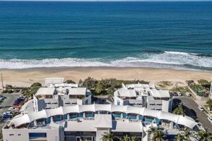 Stay at Rolling Surf Hotel Caloundra: Beachfront Bliss! Learn to Surf & Skate: A Beginner's Step-by-Step Guide Stay at Rolling Surf Hotel Caloundra: Beachfront Bliss! | Learn to Surf & Skate: A Beginner's Step-by-Step Guide