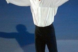 Learn From Ice Skater Hamilton: Improve Your Skating! | Learn to Surf & Skate: A Beginner's Step-by-Step Guide