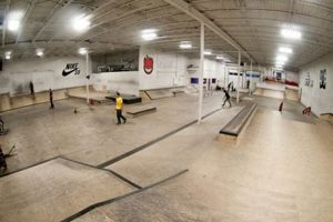 Your Local Familia Skate Shop: Gear & More! Learn to Surf & Skate: A Beginner's Step-by-Step Guide Your Local Familia Skate Shop: Gear & More! | Learn to Surf & Skate: A Beginner's Step-by-Step Guide