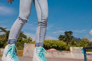 Learn How to Roller Skate Beginners: Tips & Tricks | Learn to Surf & Skate: A Beginner's Step-by-Step Guide